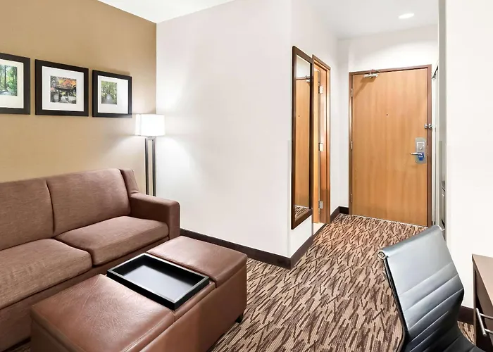 Comfort Suites Portland Airport